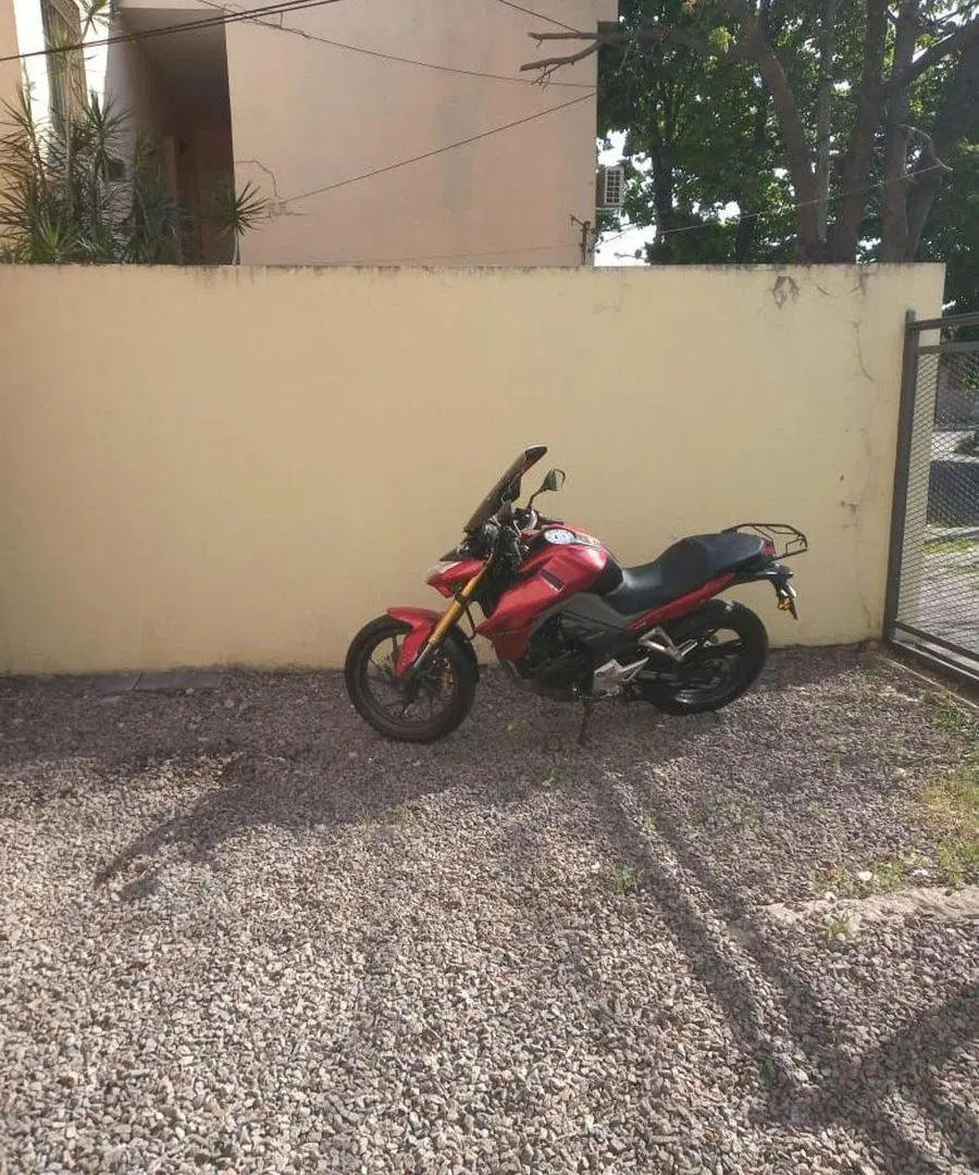 VENTA MONOAMBIENTE CON COCHERA EN MORON 5