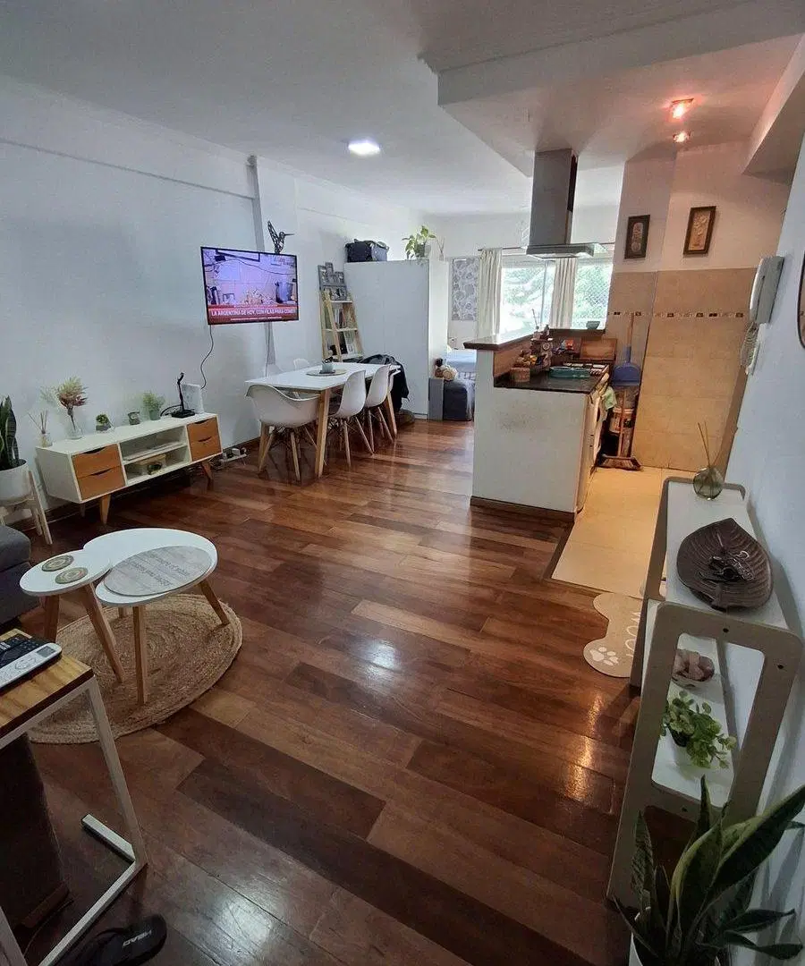 Venta excelente monoambiente con balcon en Flores 4