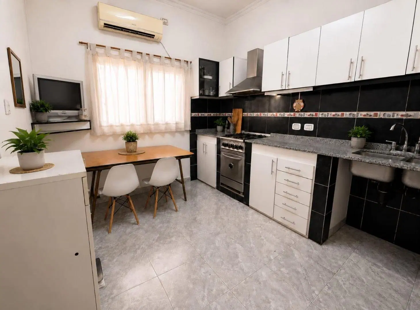 VENTA /PH 5 amb. + local impecable en San Justo 5