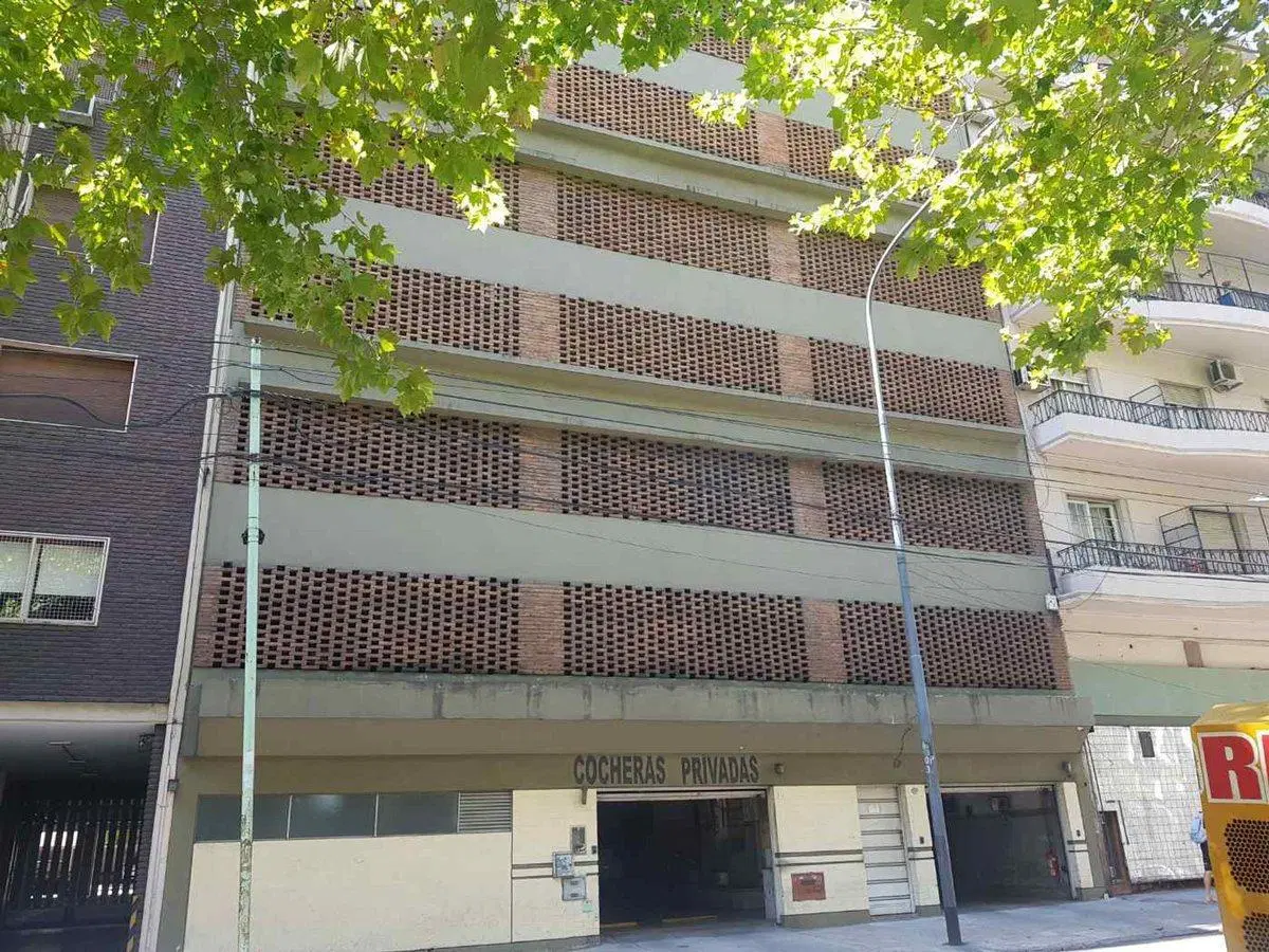VENTA DE COCHERA EN FLORES 4