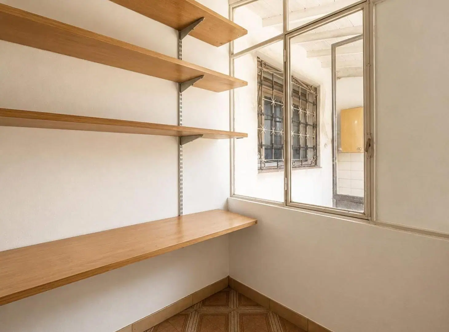 Venta Casa 4 Ambientes con Cochera y patio/ Morón 5