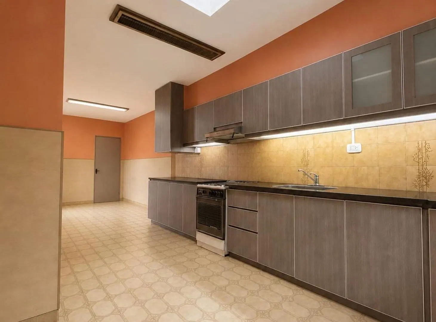 Venta Casa 4 Ambientes con Cochera y patio/ Morón 3