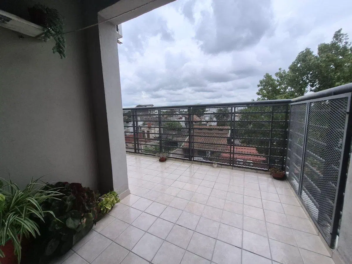VENTA DEPTO 4 AMBIENTES RAMOS MEJÍA COCHERA 5