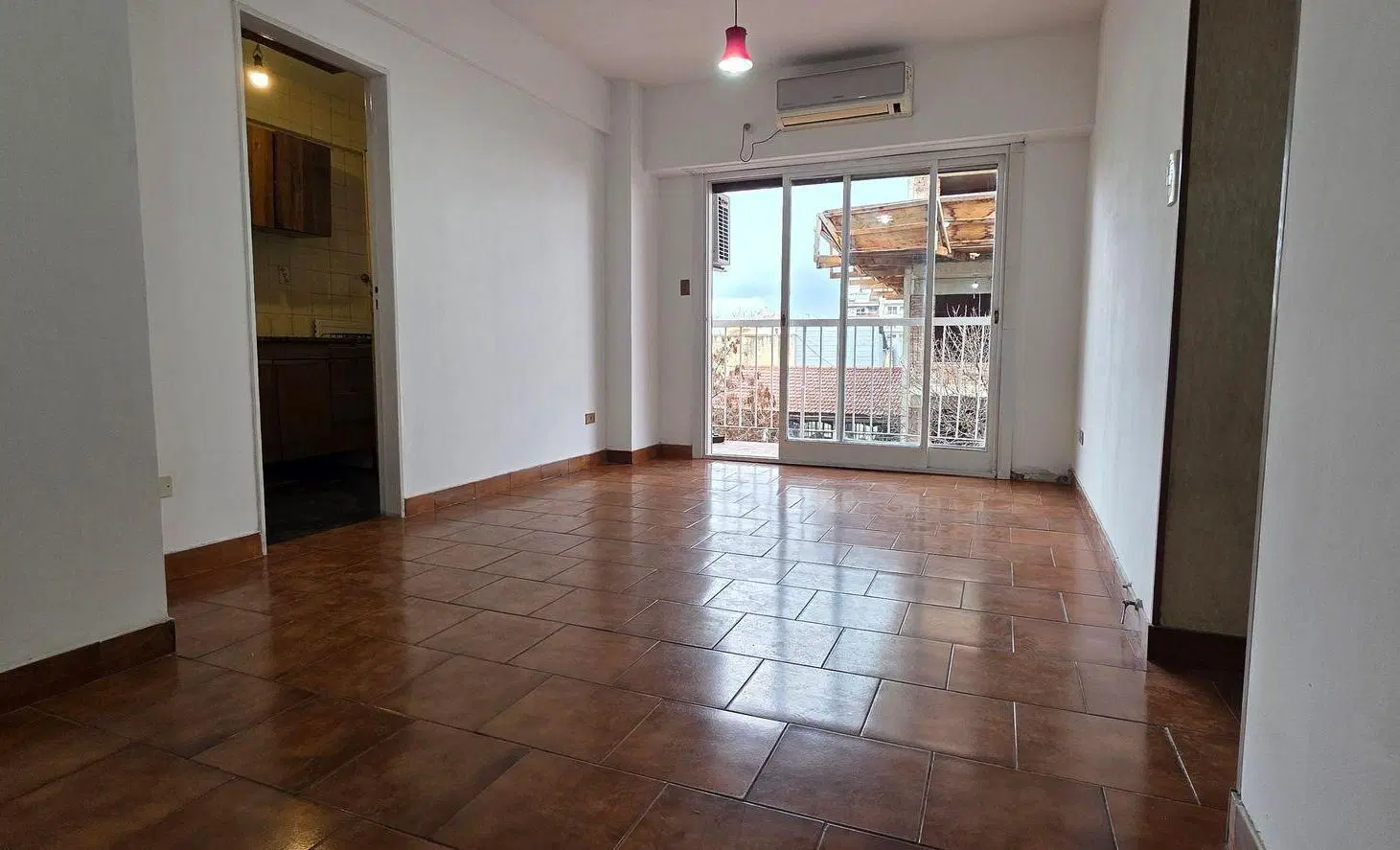 VENTA DPTO. 4 AMBIENTES EN FLORES! 5