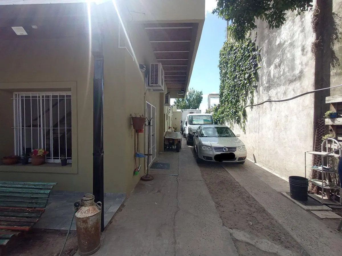 VENTA CASA EN MATADEROS GRAN TERRENO 4