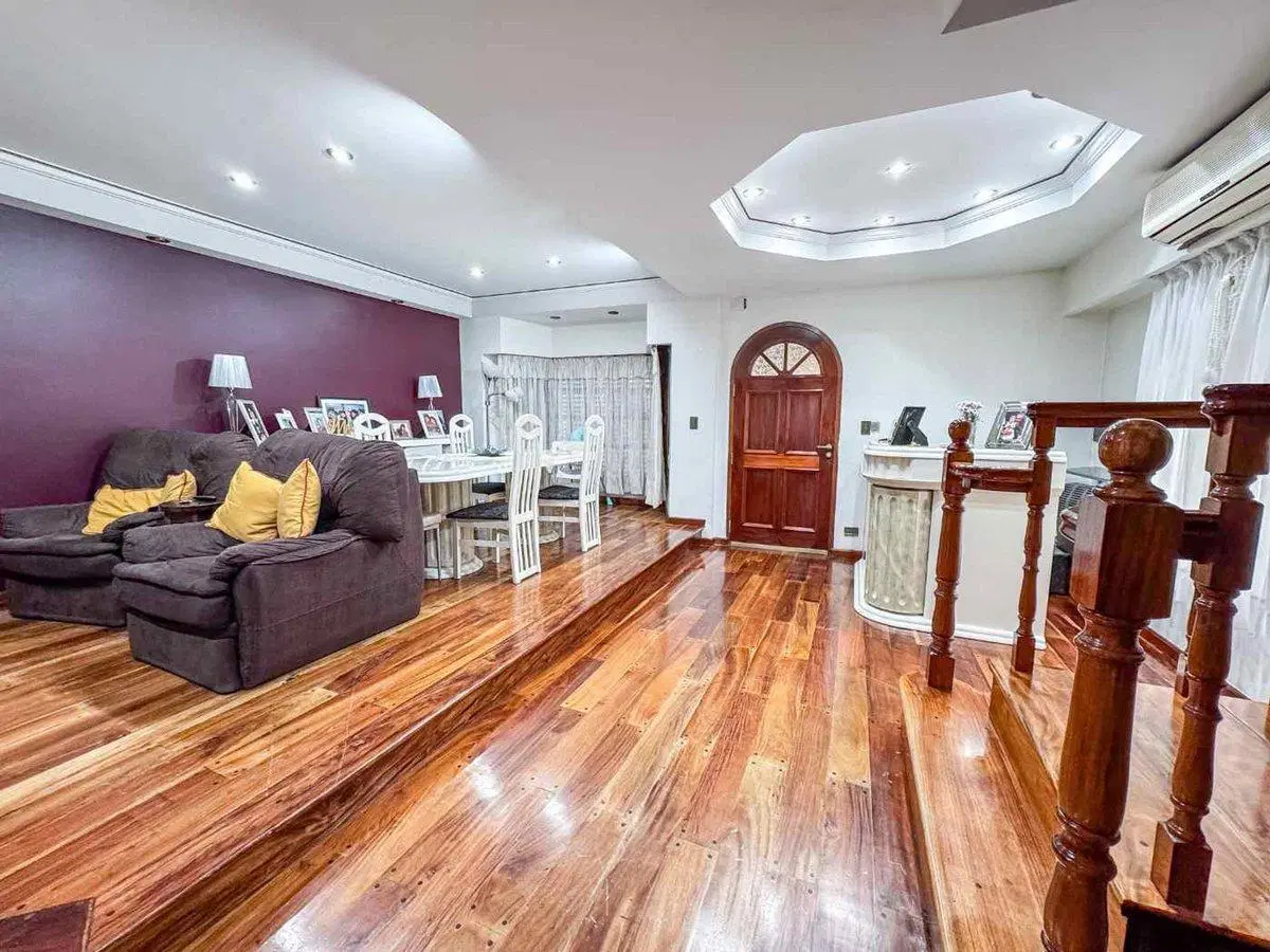 VENTA CASA 5 AMBIENTES CIUDADELA 2