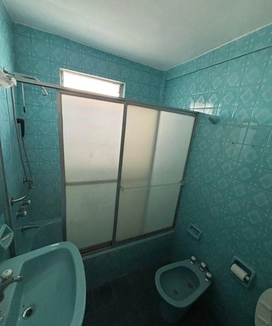 VENTA DEPTO 4AMB C/BALCON + PARILLA ZONA FLORES 5