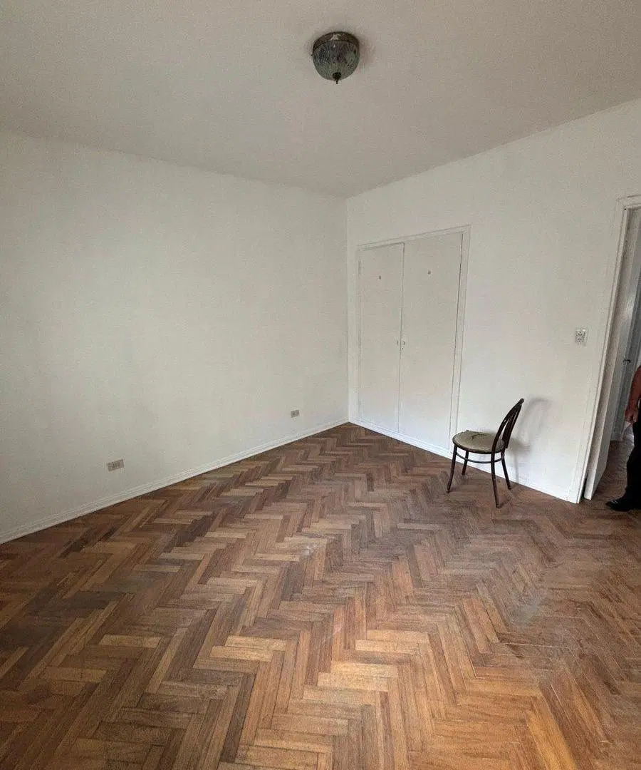 VENTA DEPTO 4AMB C/BALCON + PARILLA ZONA FLORES 5