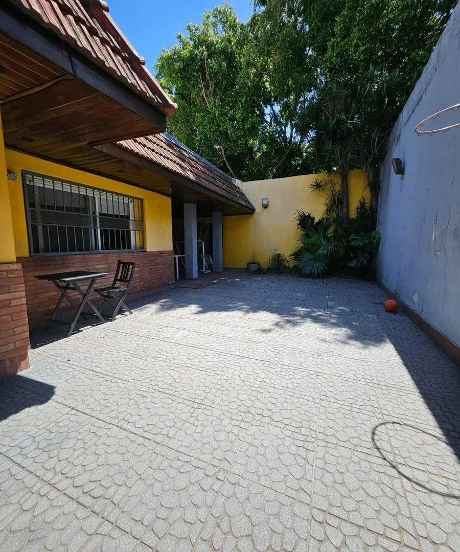 OPORTUNIDAD!!! VENTA CASA 4 AMBIENTES- S. LUGARES 2