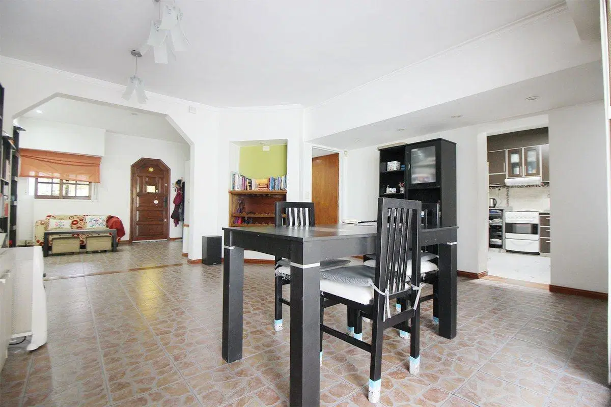 OPORTUNIDAD!!! VENTA CASA 4 AMBIENTES- S. LUGARES 4