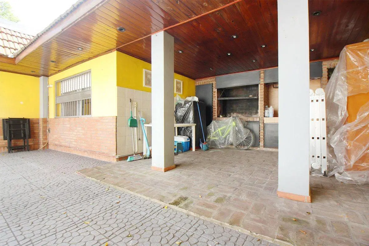 OPORTUNIDAD!!! VENTA CASA 4 AMBIENTES- S. LUGARES 8