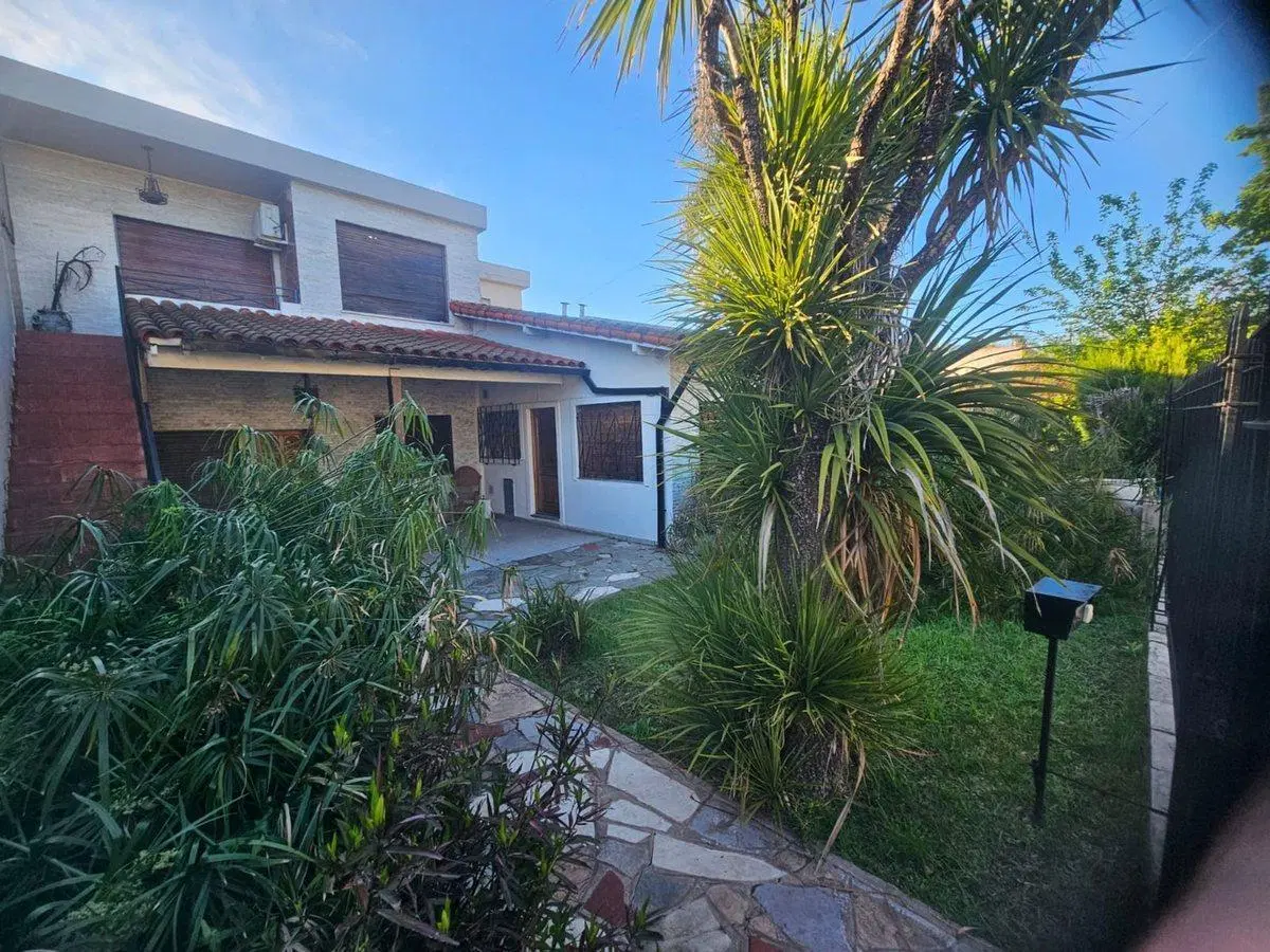 OPORTUNIDAD. Casa + lote en venta 2