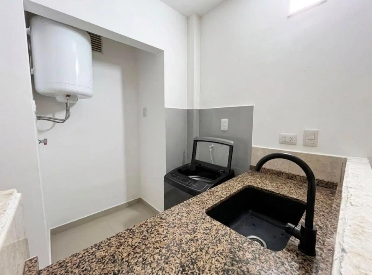 MONOAMBIENTE EN CABALLITO APTO PROFESIONAL 2