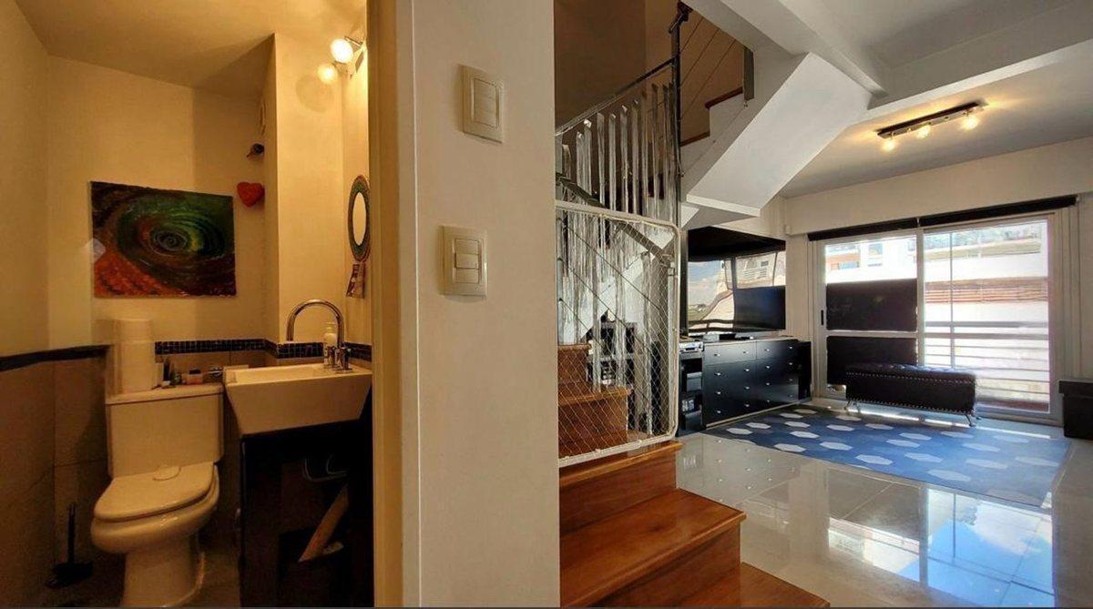 Foto de VENTA DPTO DUPLEX DE CATEGORIA 4 AMB EN FLORES, imagen 2