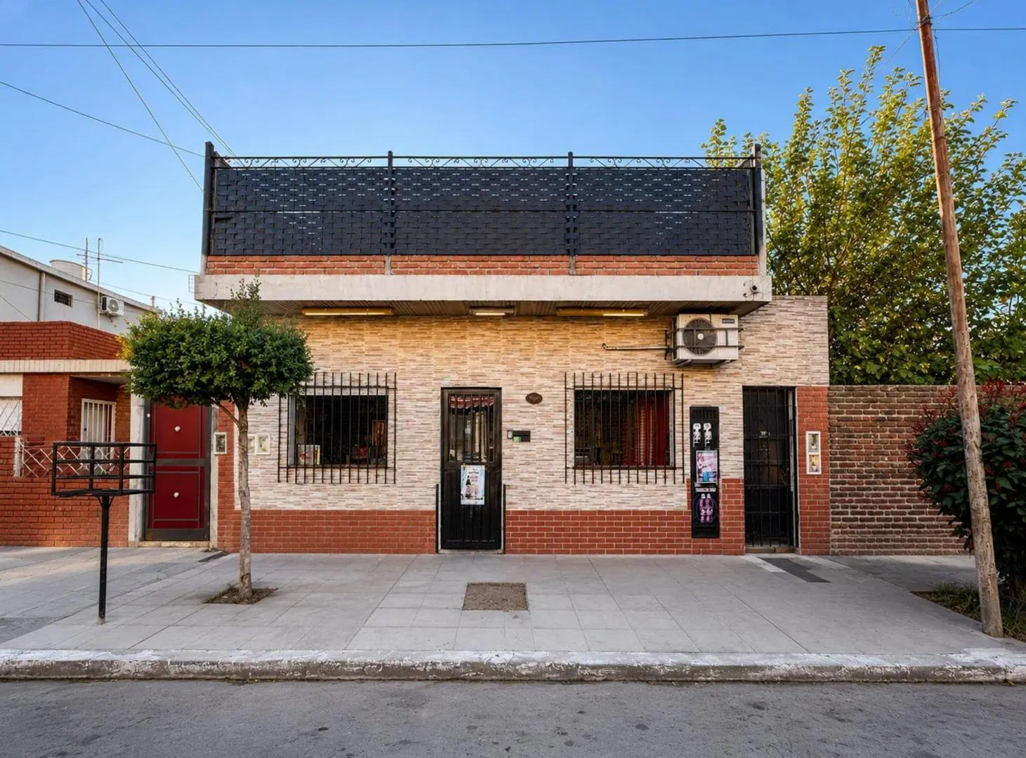 VENTA /PH 5 amb. + local impecable en San Justo 2