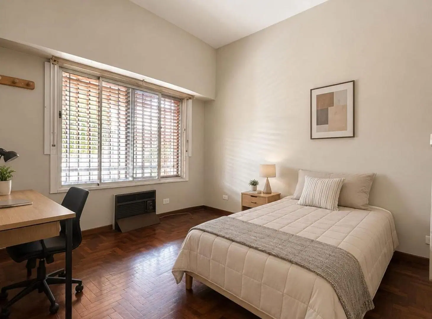 Venta Casa 4 Ambientes con Cochera y patio/ Morón 1