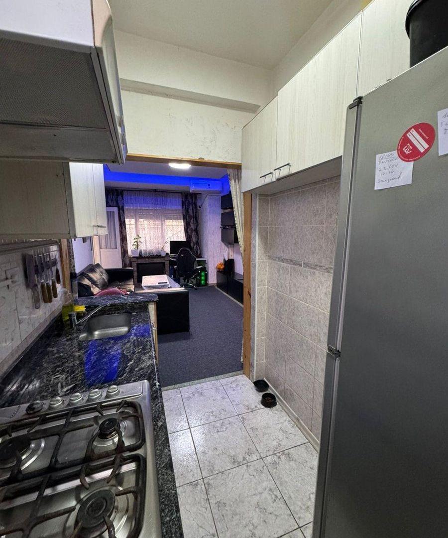 Foto de VENTA DEPARTAMENTO 3 AMB C/BALCON - ZONA ABASTO, imagen 4