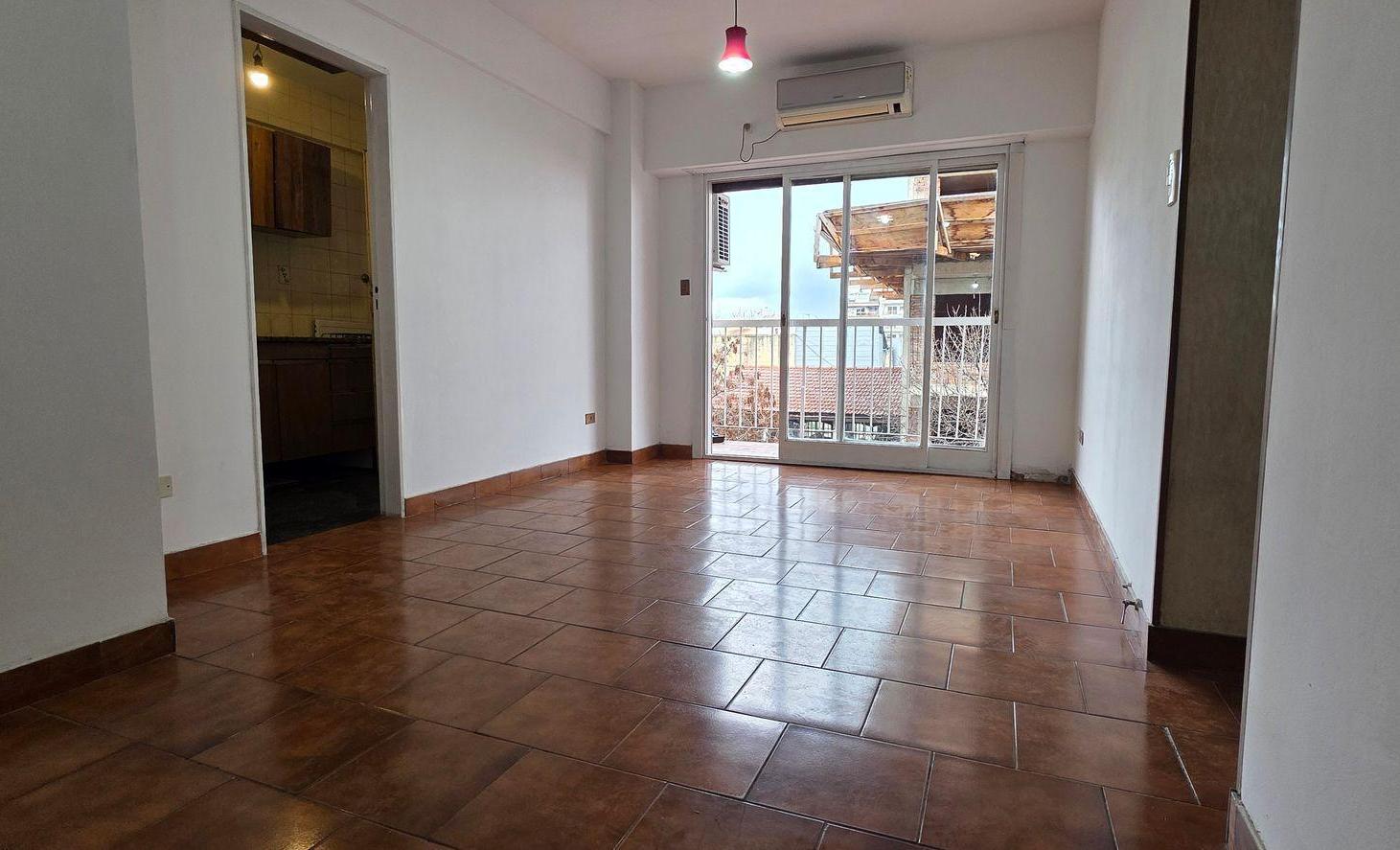 Foto de VENTA DPTO. 4 AMBIENTES EN FLORES!, imagen 5
