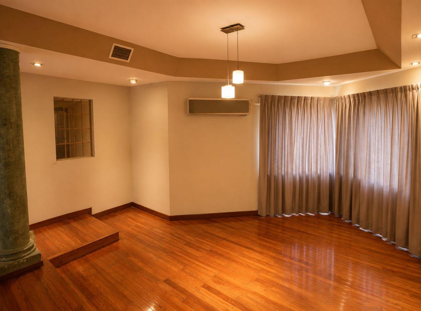 Foto de CASA TRIPLEX BOEDO JARDIN/ QUINCHO/ 3 DORMITORIOS, imagen 5
