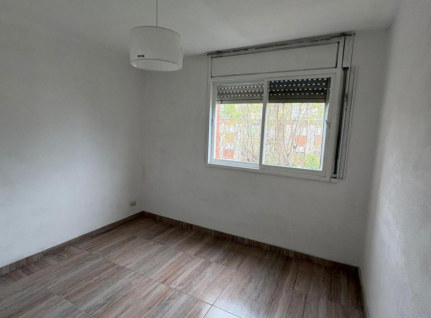 Foto de Departamento 4 ambientes con balcón REFACCIONADO, imagen 5
