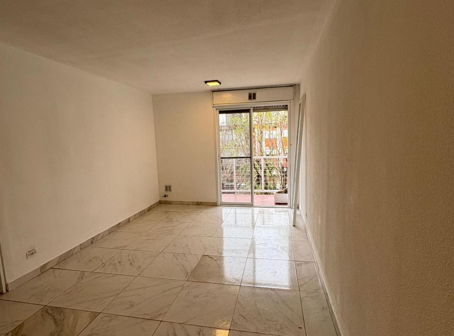 Foto de Departamento 4 ambientes con balcón REFACCIONADO, imagen 4