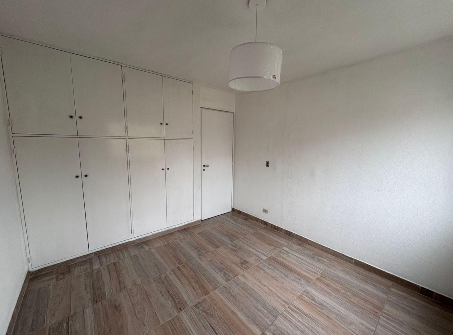 Foto de Departamento 4 ambientes con balcón REFACCIONADO, imagen 1