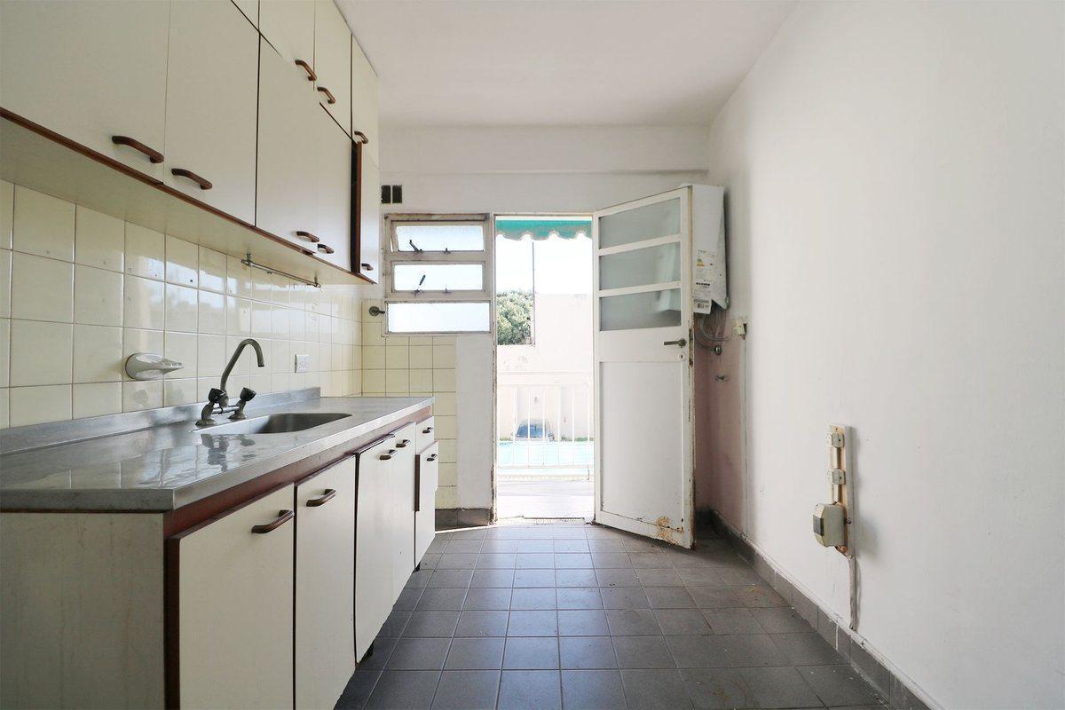Foto de VENTA DPTO 4 DORMITORIOS COCHERA BALCON EN FLORES, imagen 4