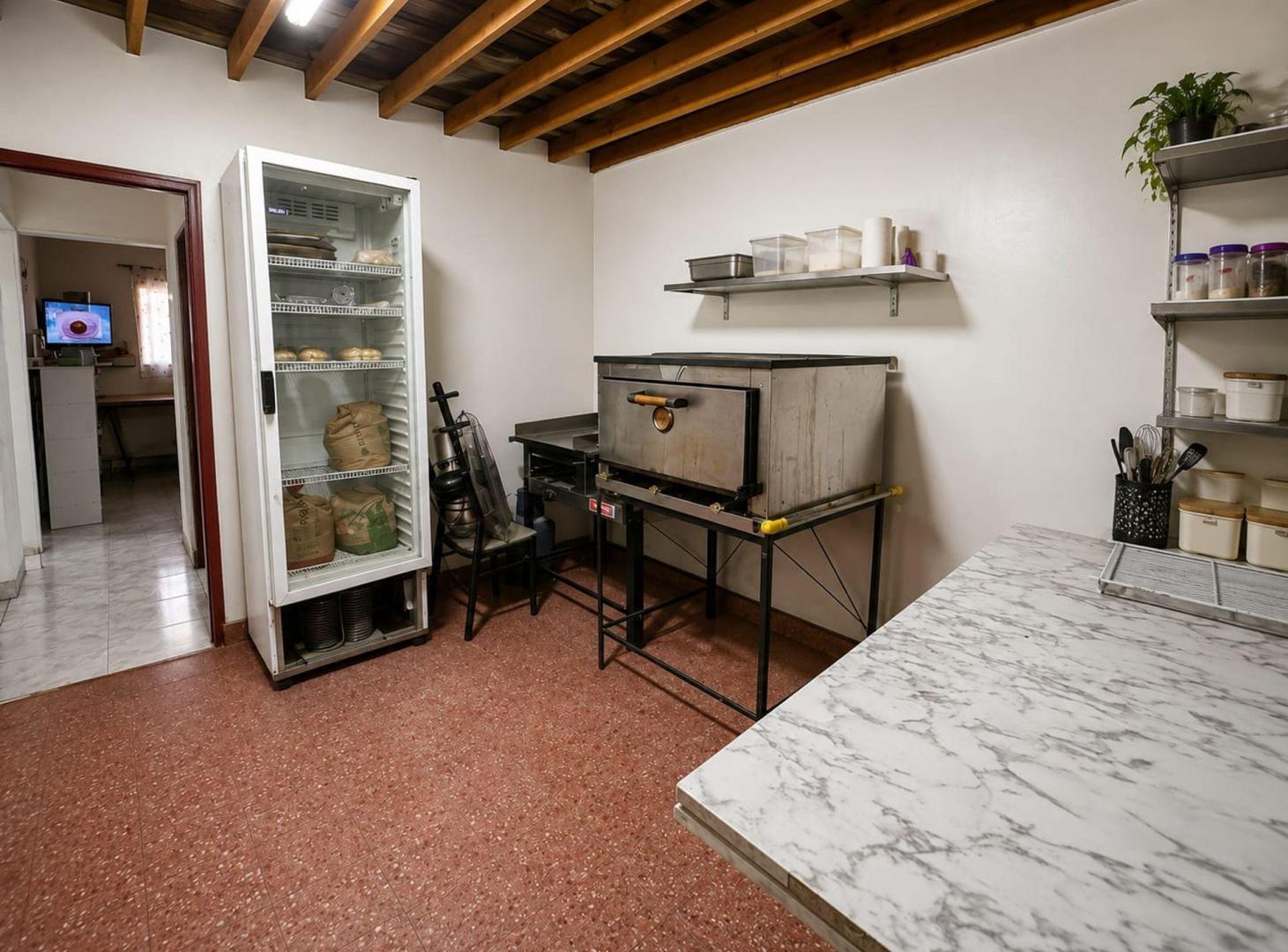Foto de VENTA /PH 5 amb. + local impecable en San Justo, imagen 5