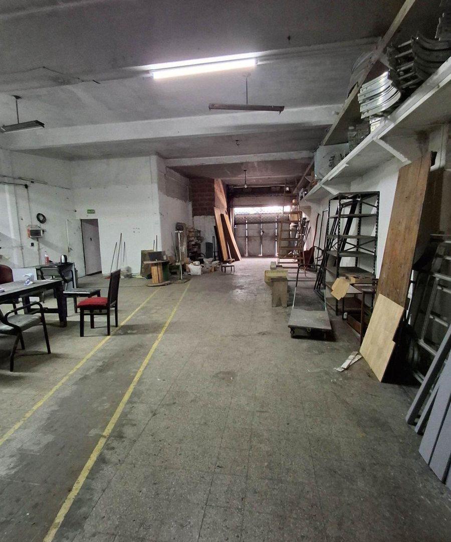 Foto de Venta Galpon con vivienda , en Parque Avellaneda, imagen 4