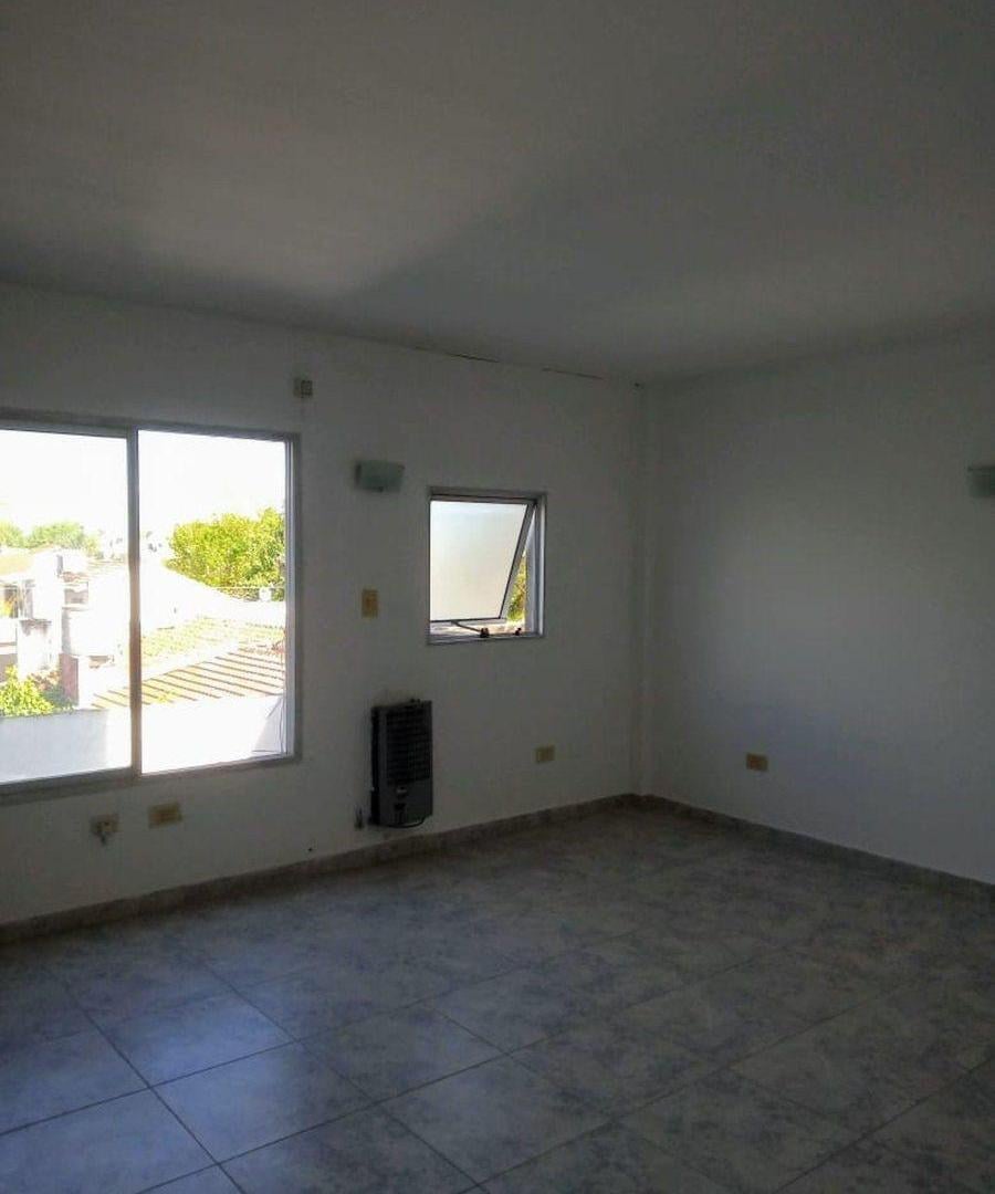 Foto de VENTA MONOAMBIENTE CON COCHERA EN MORON, imagen 2