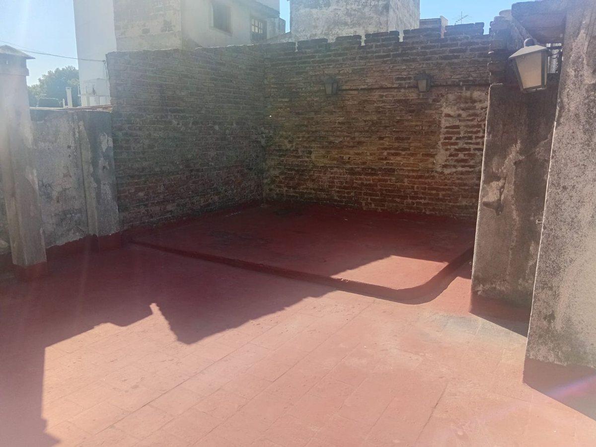 Foto de ¡IDEAL! PH 3AMB PB TERRAZA - PATIO - A REFACCIONAR, imagen 2