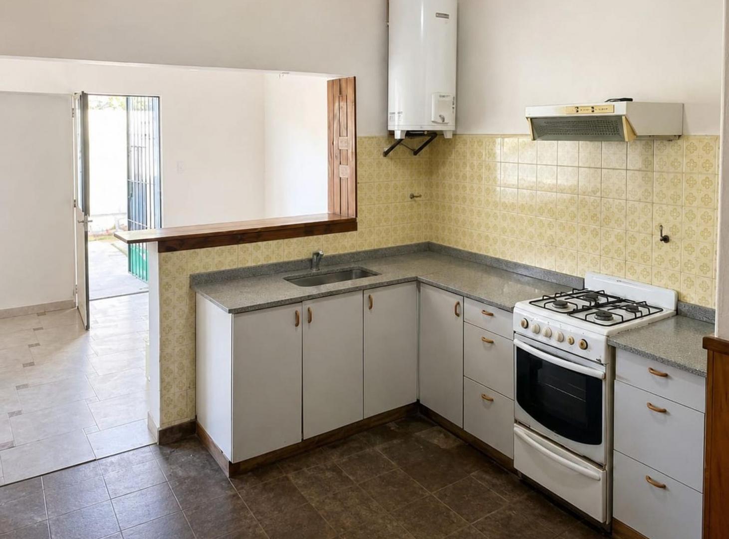 Foto de CASA 4amb + MONOAMBIENTE LOTE PROPIO PASO DEL REY, imagen 1