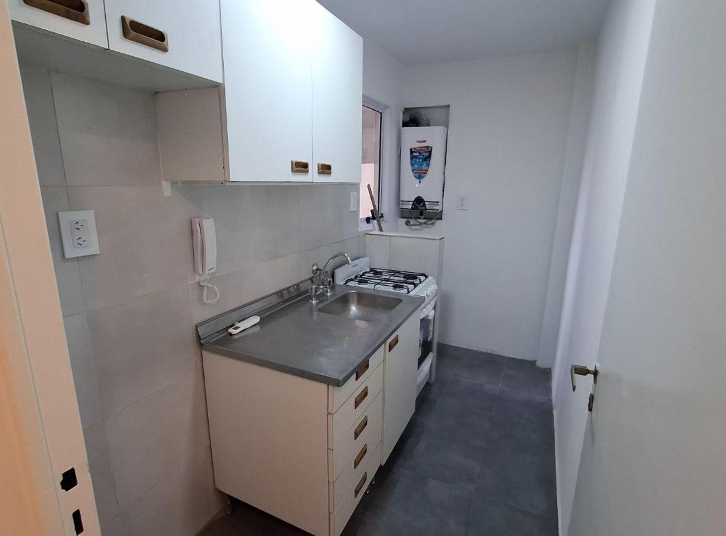 Foto de ALQUILER DEPARTAMENTO 2 AMBIENTES C/BALCON FLORES, imagen 3
