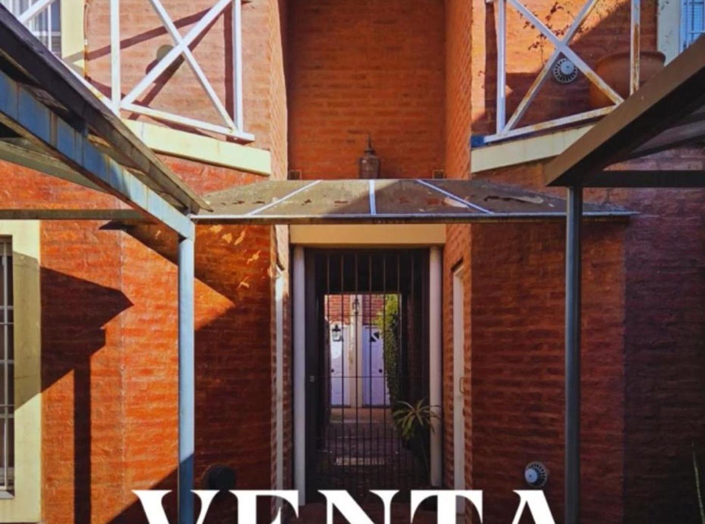 Foto de PH EN VENTA DE DOS PLANTAS CON PATIO EN GERLI, imagen 2