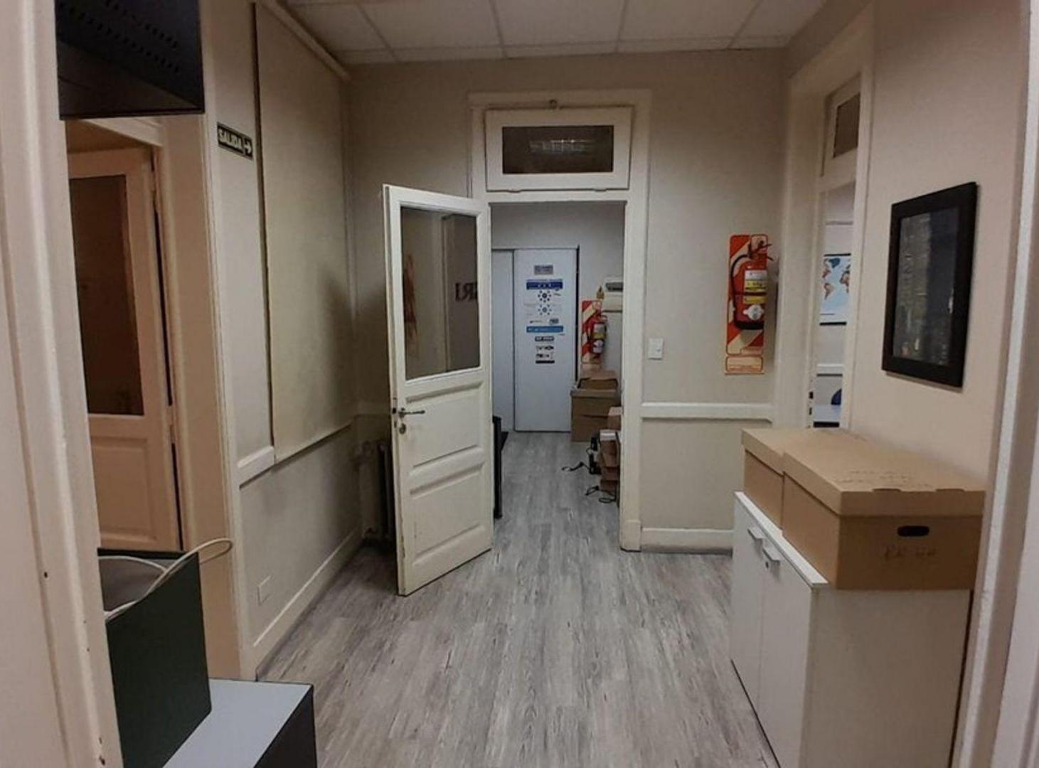 Foto de Alquiler amplia oficina en excelente ubicación, imagen 1