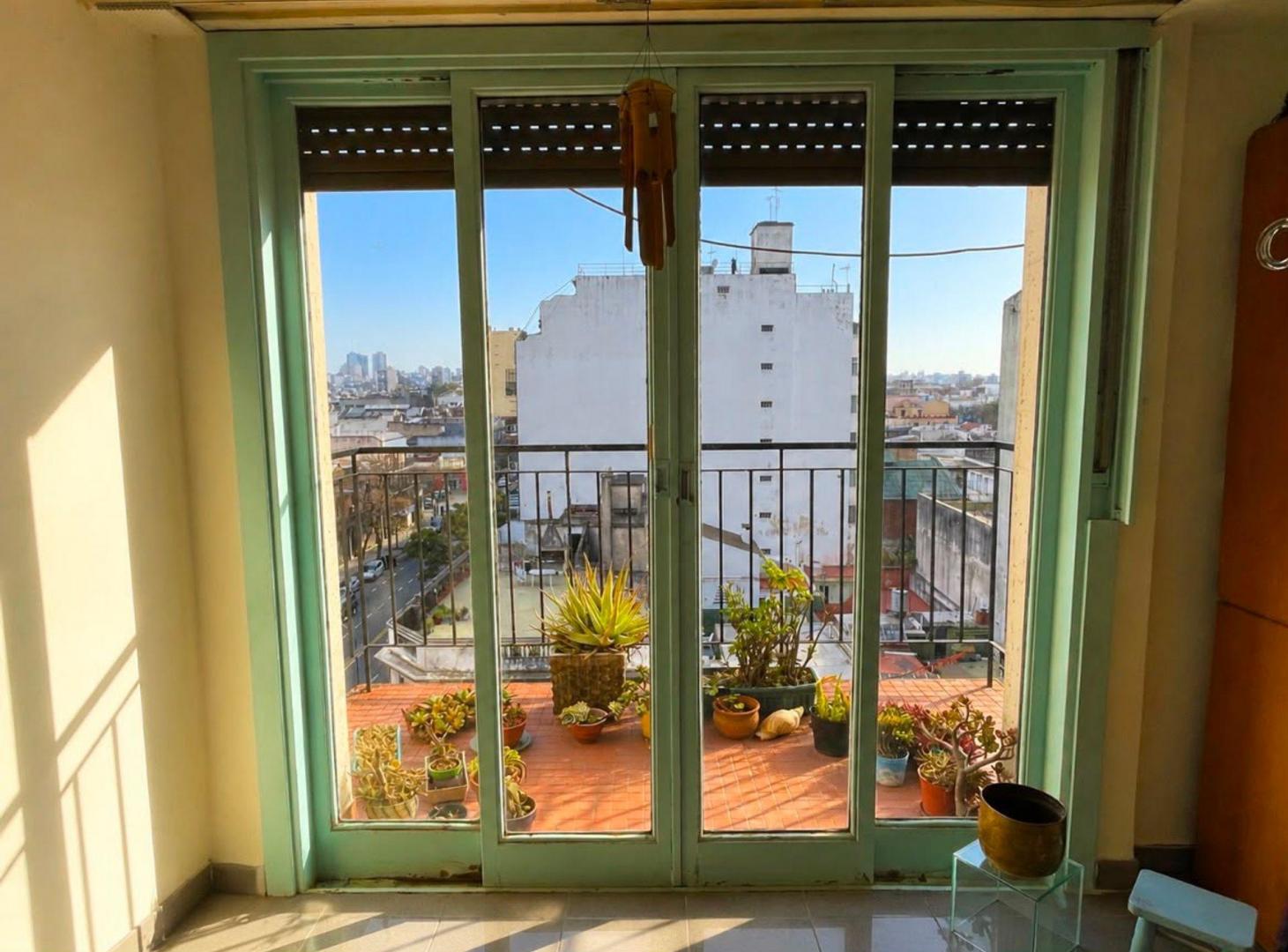 Foto de Alquier depto 2 amb. con balcón, Piso alto., imagen 1