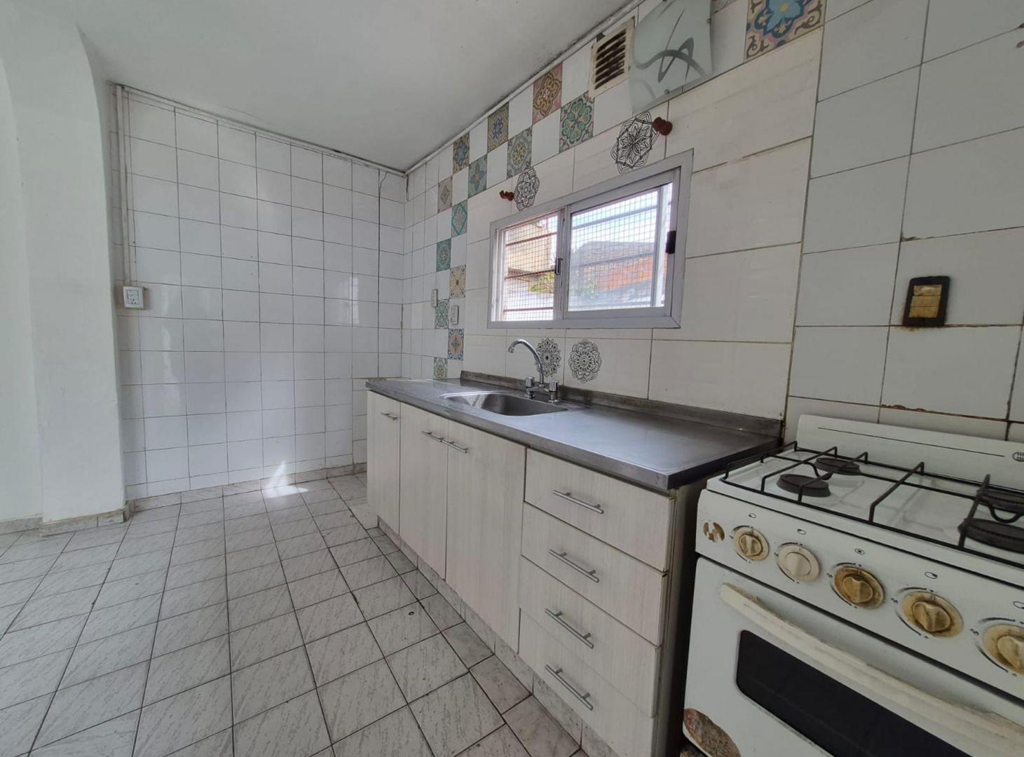 Foto de VENTA CASA 3 AMBIENTES CASTELAR PATIO, imagen 4
