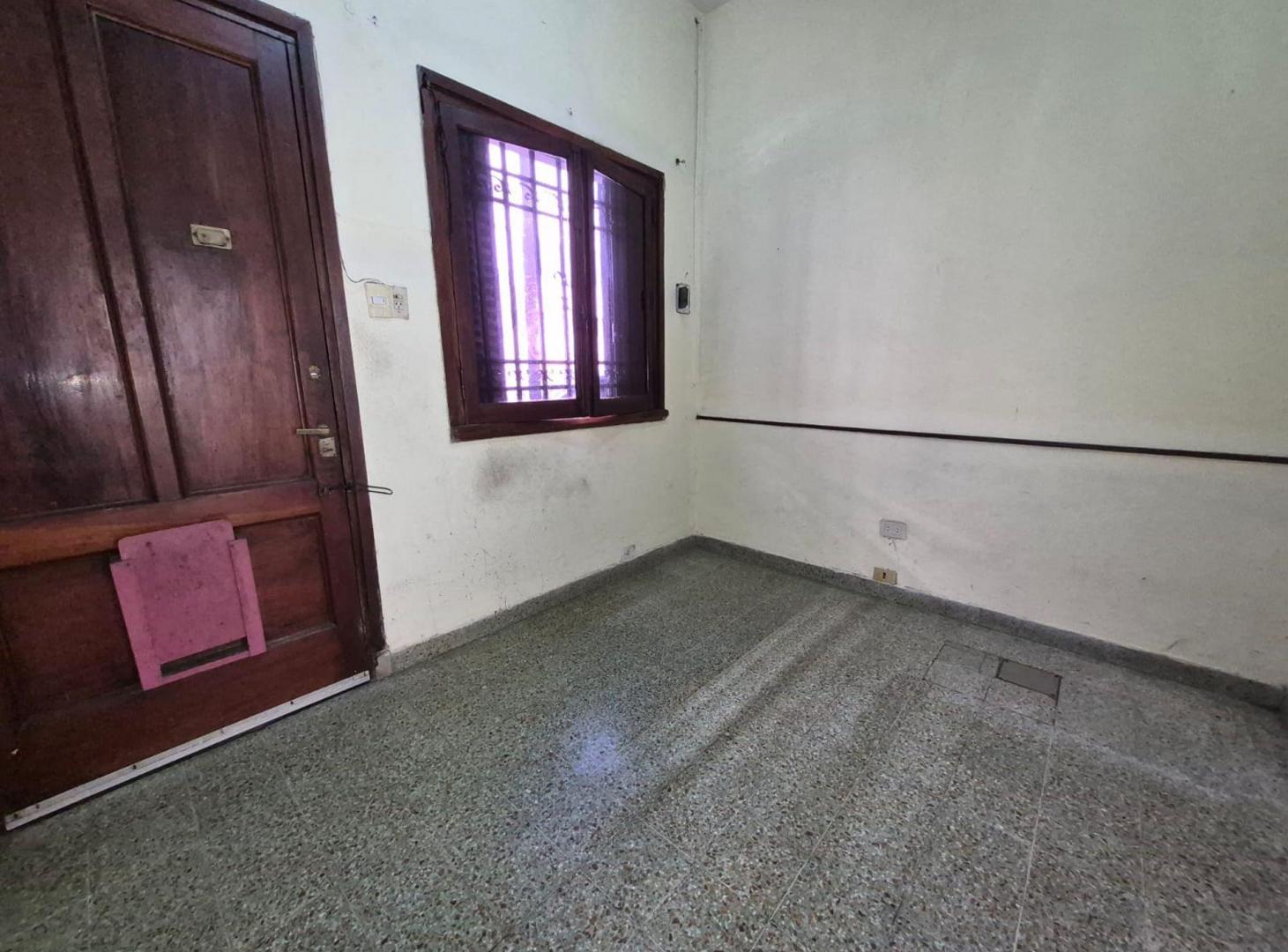 Foto de VENTA PH 4 AMBIENTES MATADEROS A REFACCIONAR, imagen 2