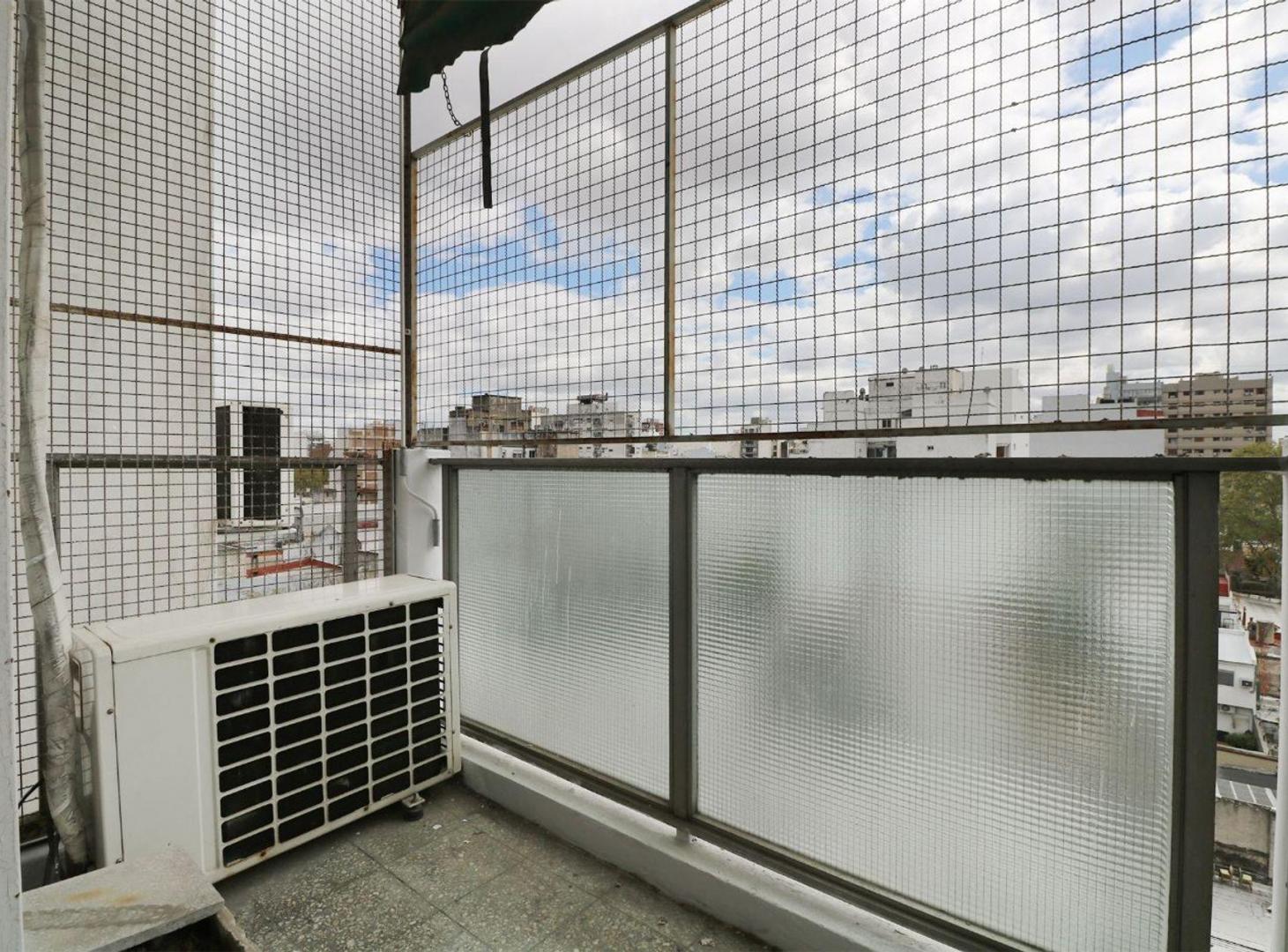 Foto de VENTA DEPARTAMENTO 3 AMB C/BALCON LUMINOSO FLORES, imagen 3