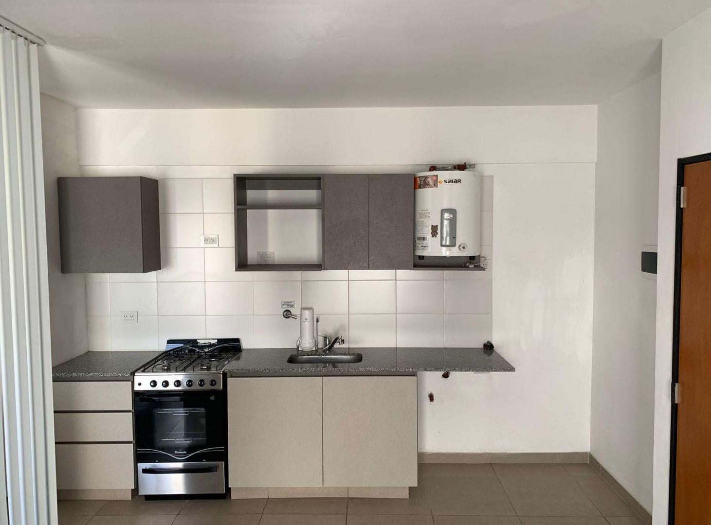 Foto de VENTA MODERNO MONOAMBIENTE DIVISIBLE EN FLORES, imagen 2