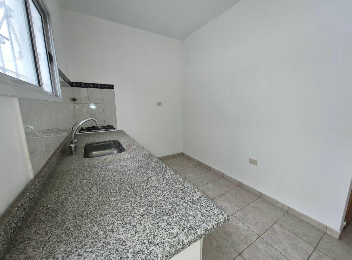 Foto de VENTA DUPLEX 3 AMB VILLA LUZURIAGA PATIO, imagen 2