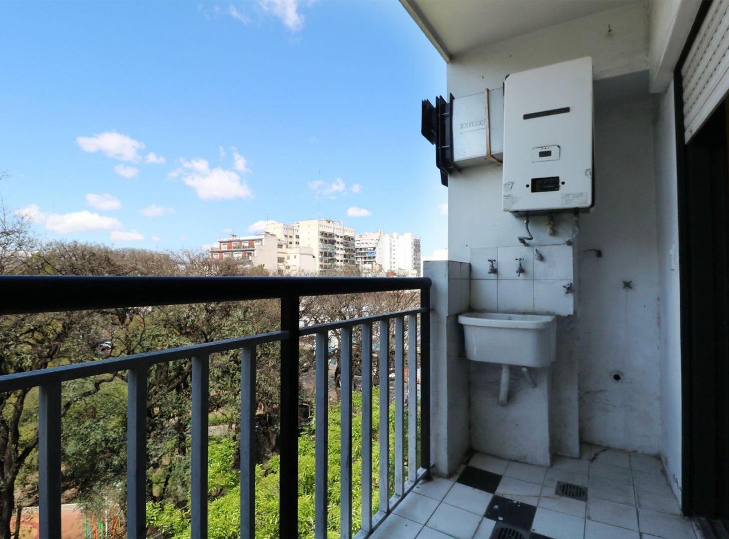 Foto de VENTA DEPARTAMENTO MONOAMBIENTE C/BALCON FLORES, imagen 2
