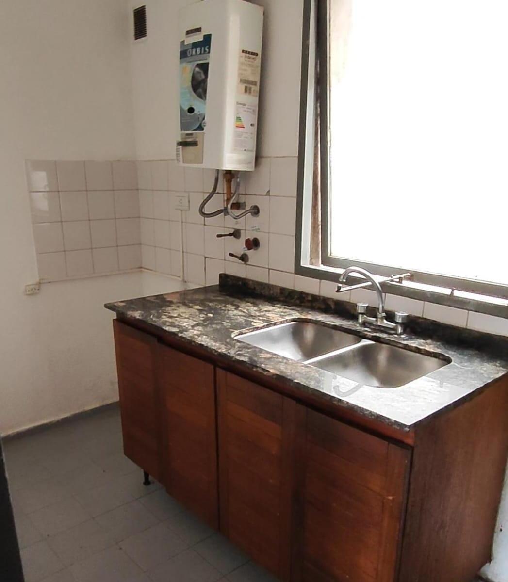 Centro. Excelente Ubicacion Sobre La Cañada Dpto 2 Dorm. 5