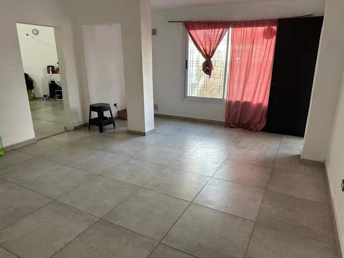 CASA RECICLADA A NUEVA CON PATIO Barrio Corral de Palos 7