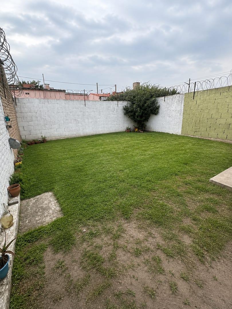 Foto de Casa en venta – Barrio Los Boulevares/Lili Benítez II – Patio y 200 m², imagen 2
