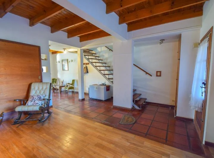 VENTA - Chalet 5 Ambientes c/Garage/Parque y Pileta - Barrio Los Troncos 5