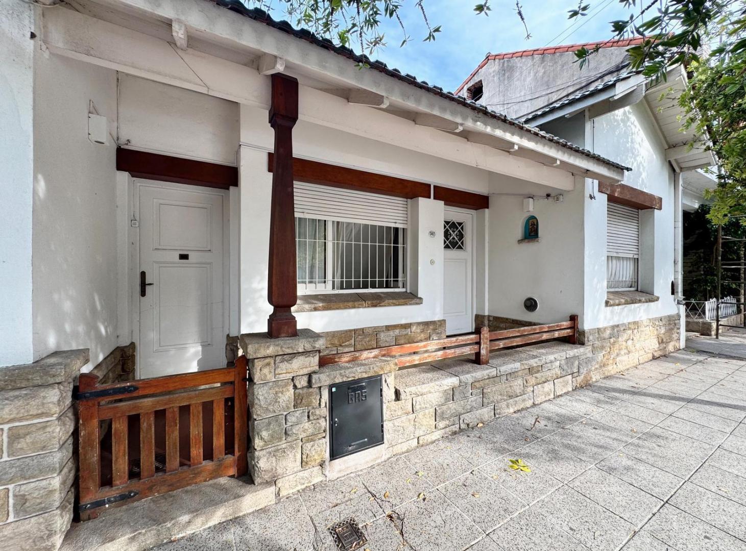 VENTA - Oportunidad Chalet 5 Ambientes con Patio - Chauvin