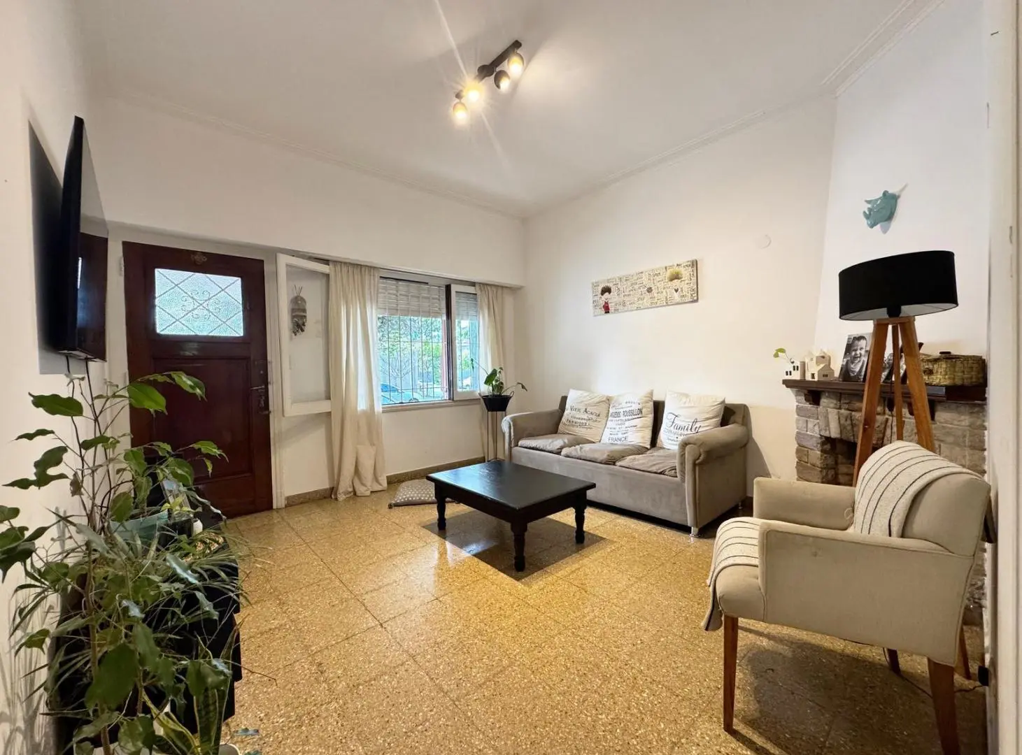 VENTA - Oportunidad Chalet 5 Ambientes con Patio - Chauvin 2