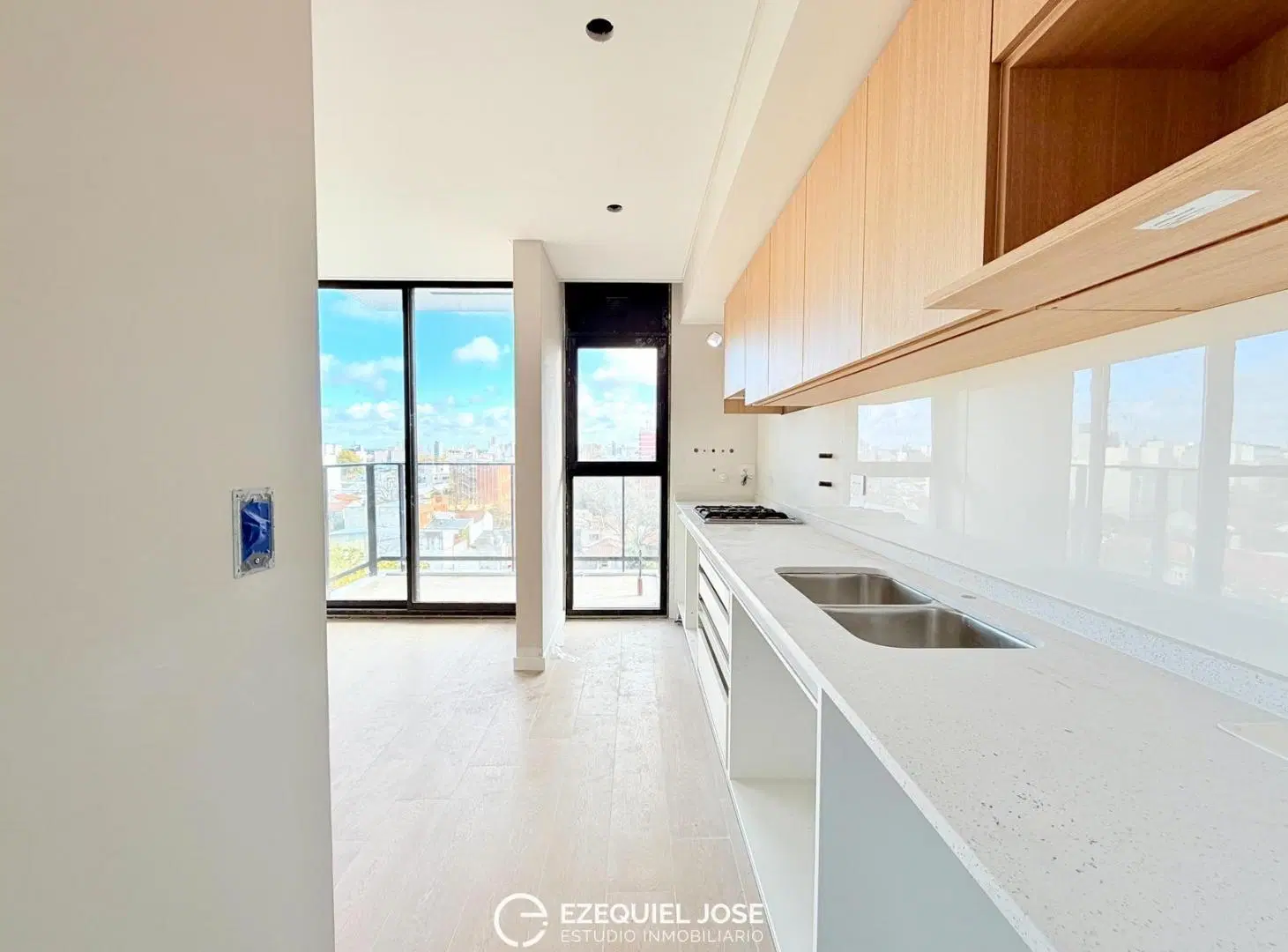 VENTA - Semipiso 3 Ambientes c/Cochera y Baulera - Chauvin 5