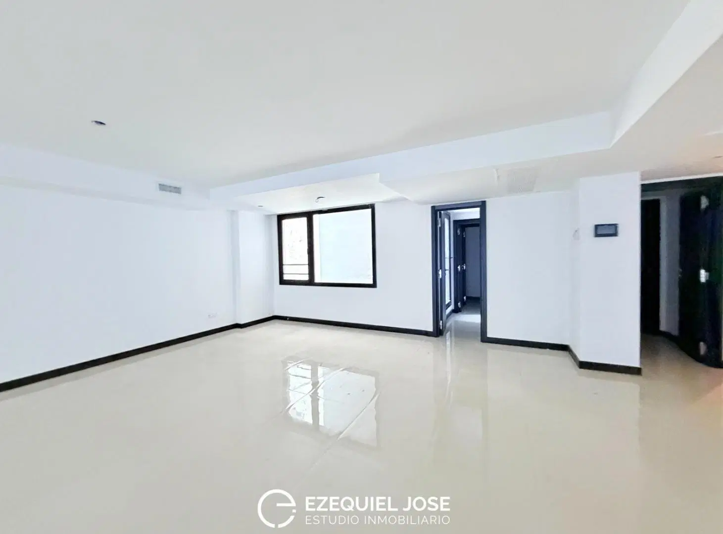 ALQUILER 24 MESES - OFICINA COMERCIAL C/COCHERA - Centro Mar del Plata 1